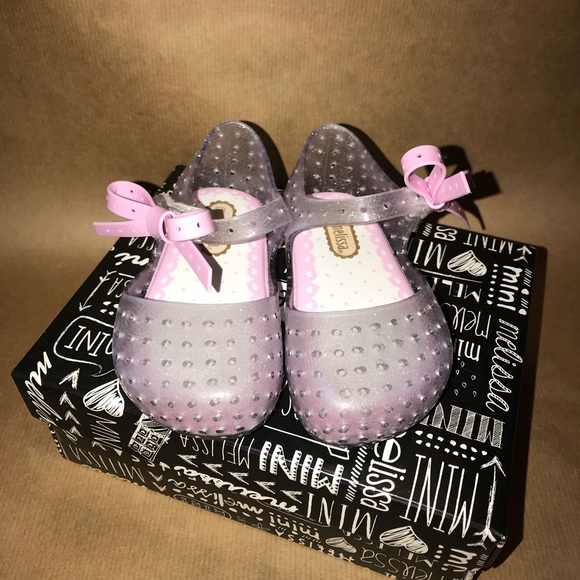 mini melissa furadinha x